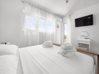 Enchanting villa with pool in Krnica - Krnica - 6