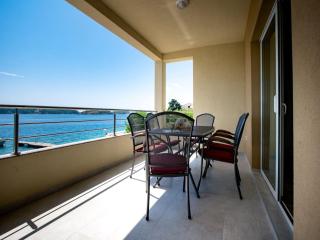 Apartment in Supetarska Draga by Sandy Beach - Supetarska Draga - 2