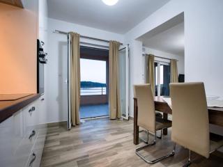Villa Gulli - Apartment Gold with Private Beach - Supetarska Draga - 2