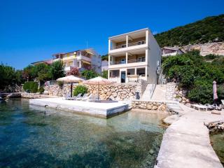 Apartment in Supetarska Draga by Sandy Beach - Supetarska Draga - 0