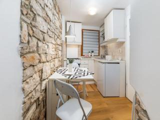Picturesque city center house in Fazana - Fažana - 7