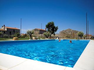 Modern Apartment with Pool and Garden - Fažana - 4