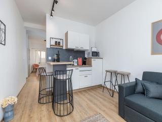 Modern Apartment with Pool and Garden - Fažana - 7