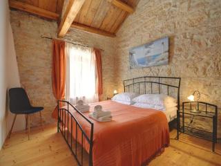 Villa Katherine with Pool and Game Room - Žminj - 7
