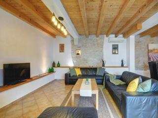 Villa Katherine with Pool and Game Room - Žminj - 9