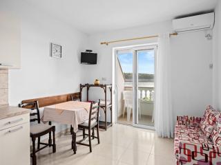 Sea View Apartment in Rab, 500m from beach - Rab - 6
