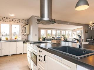 Beautiful cottage near the beach - 6