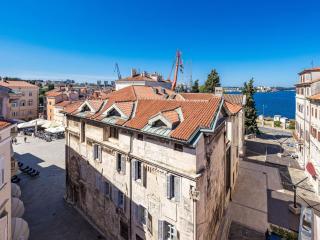 Studio in Pula with Sea View Terrace - 1