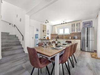 Enchanting villa with pool in Krnica - Krnica - 8