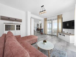 Enchanting villa with pool and jacuzzi - Krnica - 1