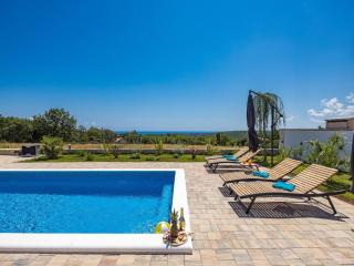 Enchanting villa with pool and jacuzzi - Krnica - 0