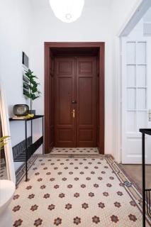 Stunning 3BR - Balcony Overlooking Calea Victoriei - Bucarest - 2