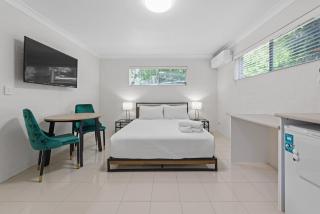 Cozy Studio near Gabba w AC, Free Laundry & Q Bed - Brisbane - 0