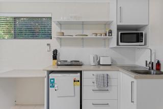 Cozy Studio near Gabba w AC, Free Laundry & Q Bed - Brisbane - 4