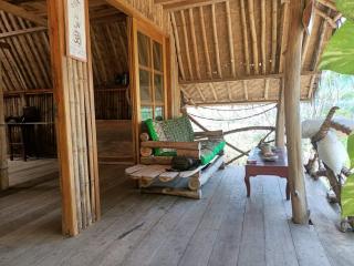 Bamboo Hut Alpha Hotel - 9