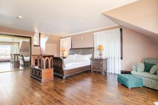 Waterfront Mansion with River & Mountain View, 40 Minutes from Montreal - Beloeil Village - 5