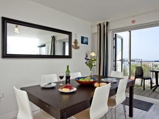 Apartment 7, Ocean 1 - 6