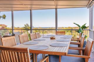 Cheerful family home with stunning views - Caloundra - 0