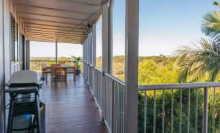 Cheerful family home with stunning views - Caloundra - 7