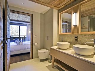 Appartement lumineux avec balcon à 2 chambres doubles et services inclus, skis aux pieds - FR-1-613-65 - Les Allues - 6