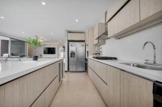 Modern & Spacious Apartment near Provenza - 1
