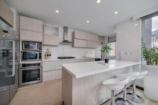 Modern & Spacious Apartment near Provenza - 2