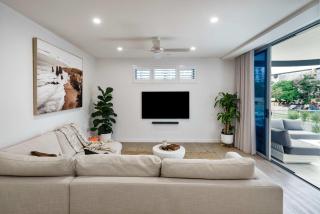 Picasso - Luxe Coastal Retreat in Mooloolaba - Mooloolaba - 3