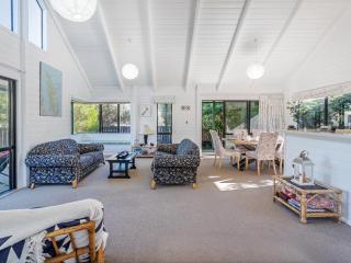 Beaumont Beach Retreat - Pauanui Holiday Home - 5