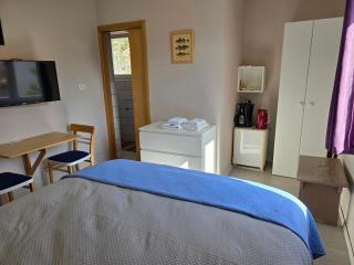 Bed and Breakfast BLUE in BLUE, Room GREEN + - 9