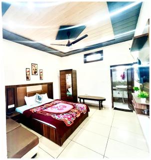 DALHOUSIE HOTEL S A H A R A - Near Bus Stand - Hygiene & Spacious Room - Banikhet - 9