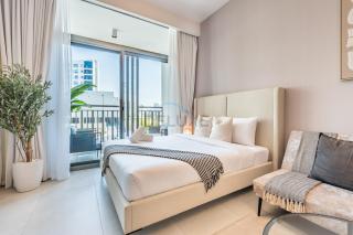 Near Dubai Miracle Garden Studio with Community Views Balcony, Legacy by Sunrise, Arjan-Dubailand by Deluxe Holiday Homes - 8