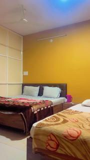 Hotel shree radhe palace - Ujjain - 1