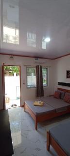 J&J Tourist Inn - Panglao - 4