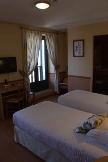 Hotel Restaurant La Clairiere - Chambon-sur-Dolore - 9