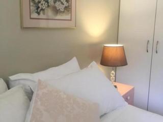 Panache Wildlife Cottage-Self Catering - Hoedspruit - 8