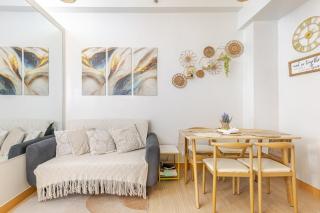 2BR FULLY FURNISHED Trees Residences Near SM Fairview with NETFLIX AND KARAOKE - Manila - 2