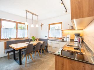 Chalet with panoramic terrace in Zell am Ziller - Hainzenberg - 8