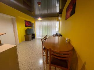 Charming & Comfy Apartment 2 minutes to Mackenzie Beach & 5 minutes to Airport, Close to Restaurants & City Center - 3