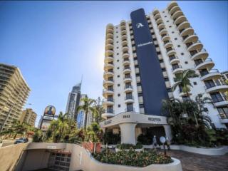 Ocean Views - Stylish 1 Bedroom in Surfers Paradise - CoastHM - Gold Coast - 5
