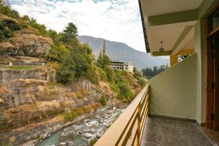 The Himalayan Stories - A Riverside Heaven Resort - 7