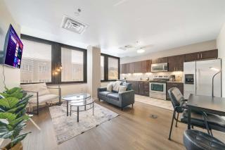 Modern Chic HEART OF PITTSBURGH 24-7 Parking Gym Lounge - Pittsburgh - 7