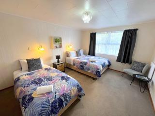 Rotorua Holiday Home - Prime Location - With Garden - 3