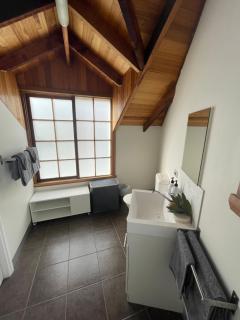 Gaol House Cottages - Bicheno - 6