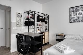 JOIVY Elegant Double Studios near Subway Station - Milan - 2