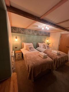 Tilly's Cosy Cottage Retreats - Viaduct Cottage - Knaresborough - 6