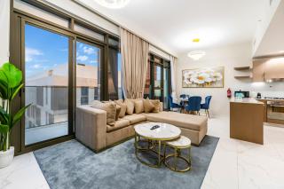 FAM Living - Getaway in Meydan - Modern Comfort Near Top Dubai Attractions - 0