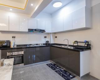 Sky High Luxe - Elegant 2BR Apartment with City Views - Nairobi - 7