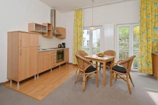 Ferienwohnung-3-in-Sellin-auf-Ruegen-Villa-Celia-WLAN-und-Sauna-200-m-vom-Strand-entfernt - Ostseebad Sellin - 7