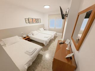 HOSTAL y APARTAMENTO MOLÍ DE MAR - Lloret de Mar - 5