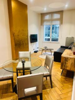 Appartement Tour Eiffel Montaigne - Parigi - 8